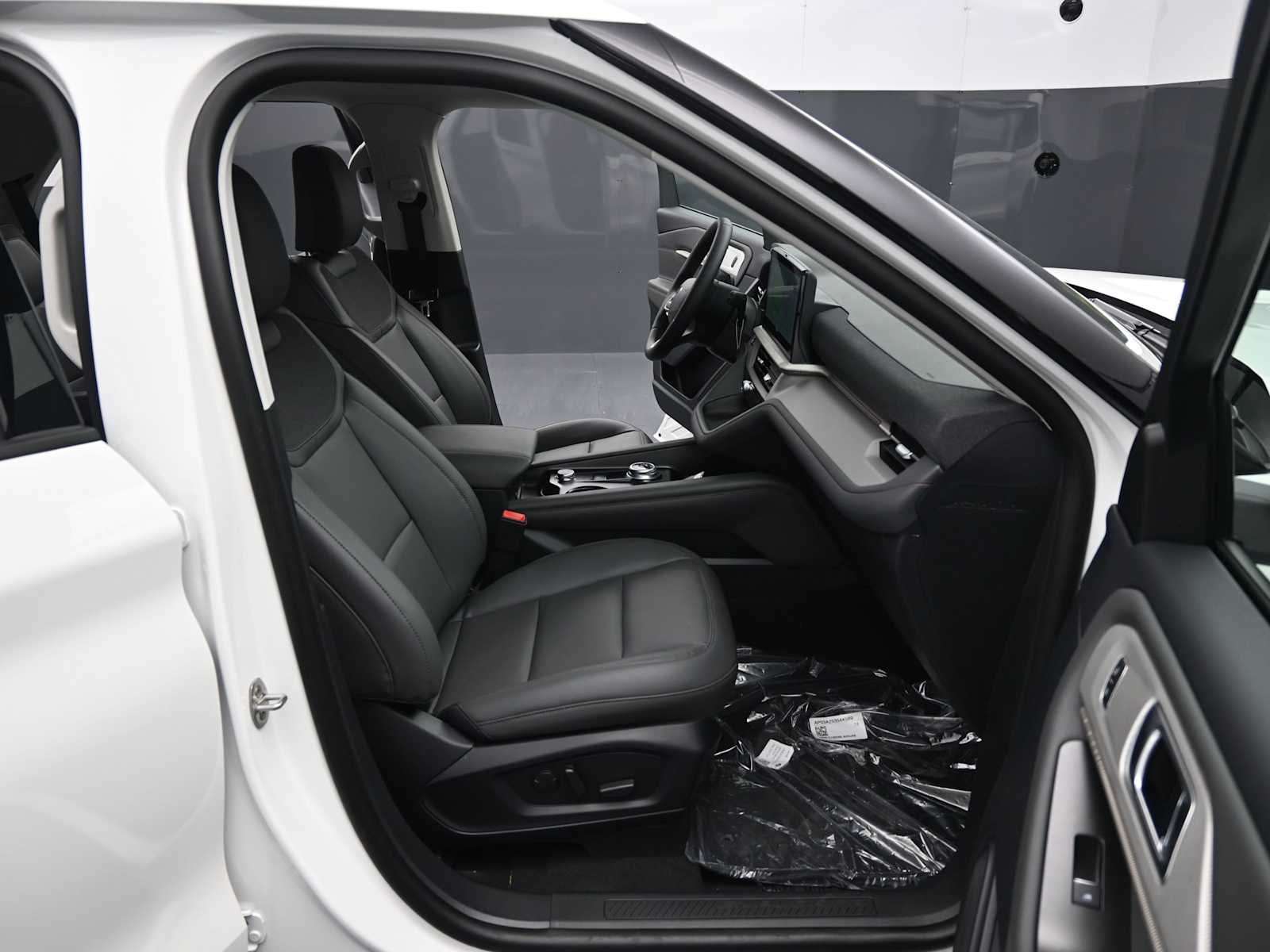 New 2026 Ford Explorer - photo 14
