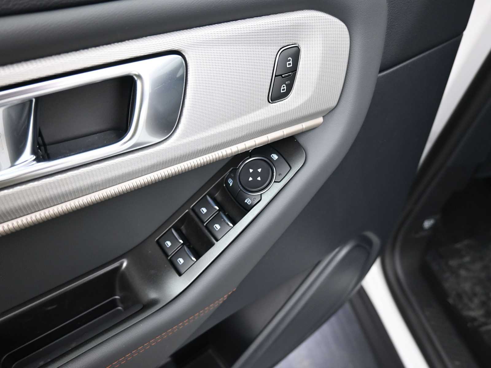 New 2026 Ford Explorer - photo 26