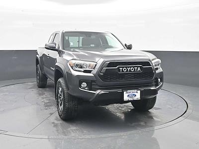 Used 2018 Toyota Tacoma - photo 1