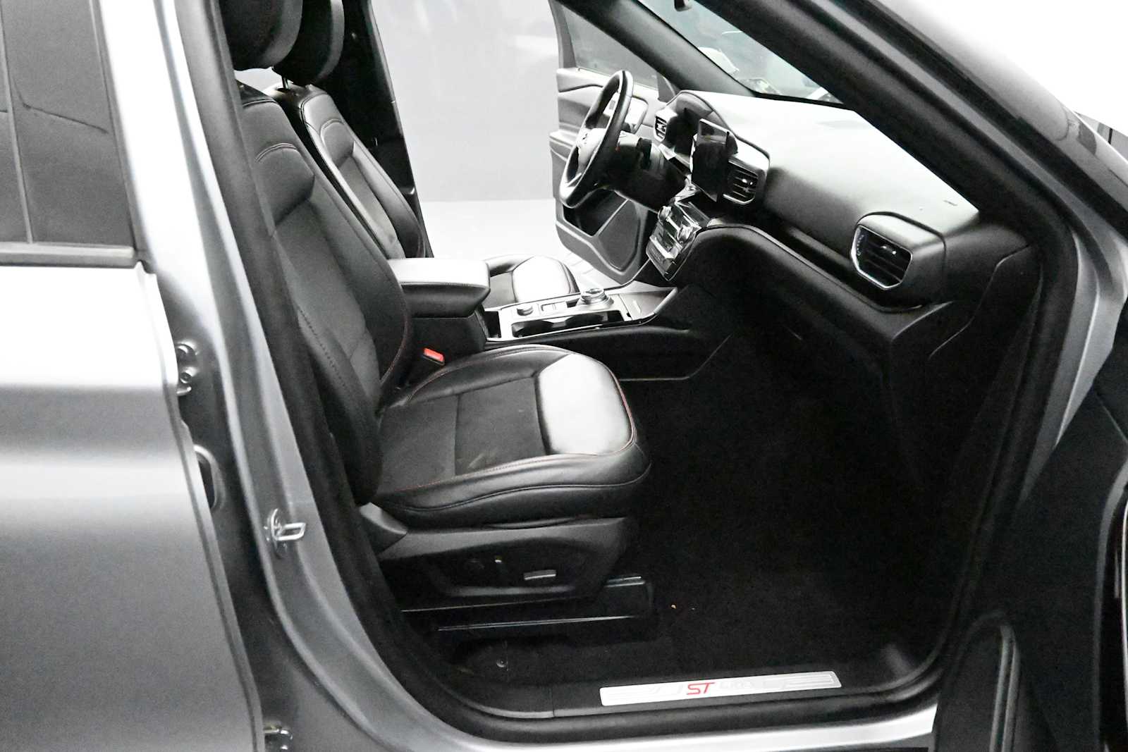 Used 2024 Ford Explorer - photo 18