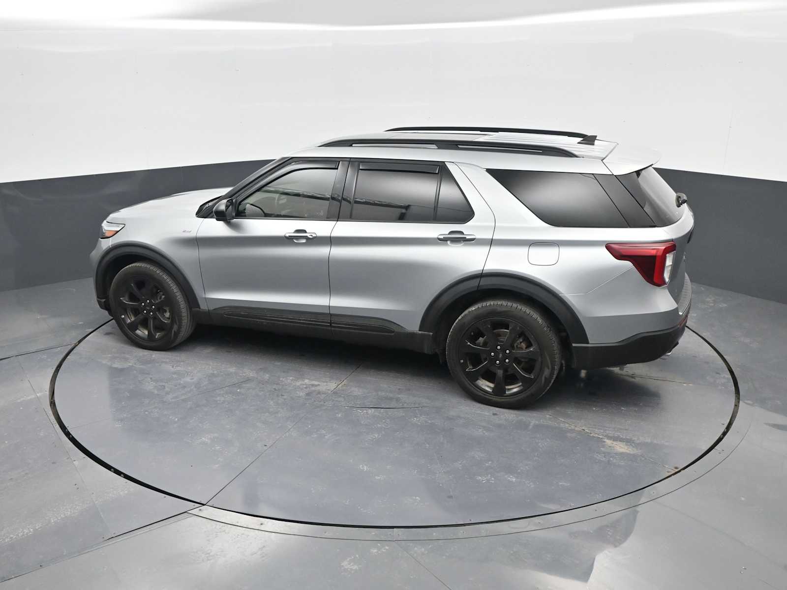 Used 2024 Ford Explorer - photo 32