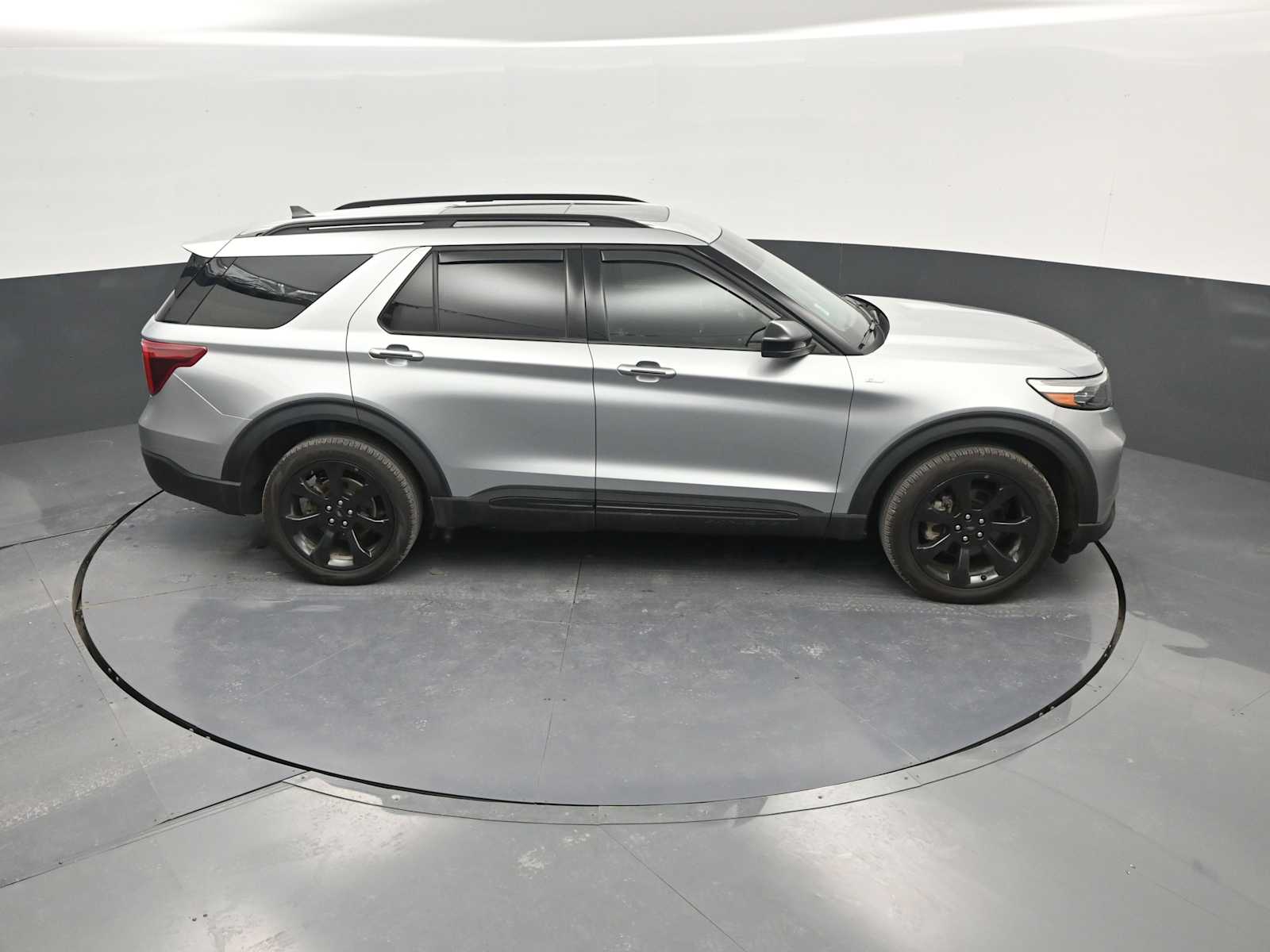 Used 2024 Ford Explorer - photo 36