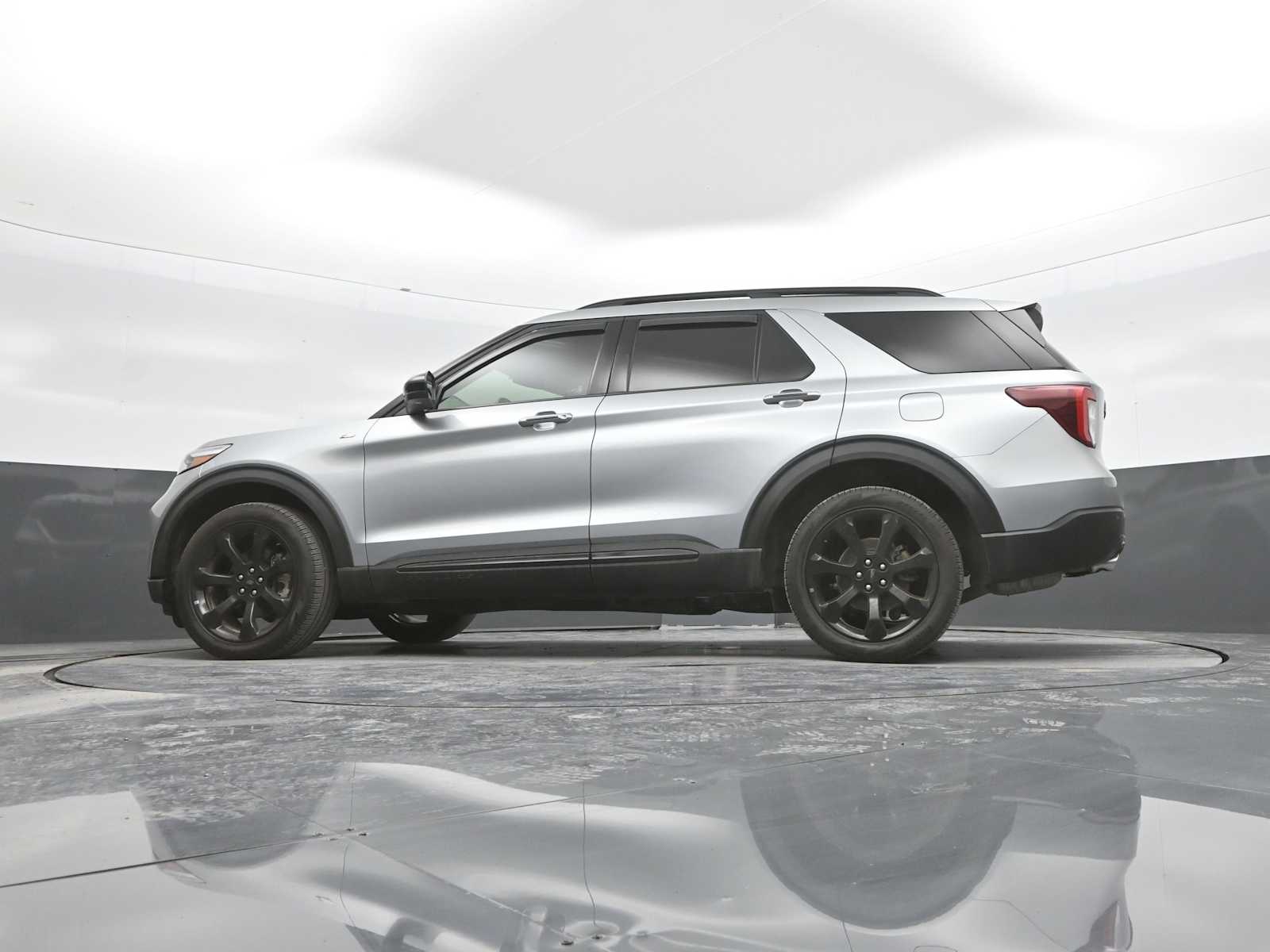 Used 2024 Ford Explorer - photo 40
