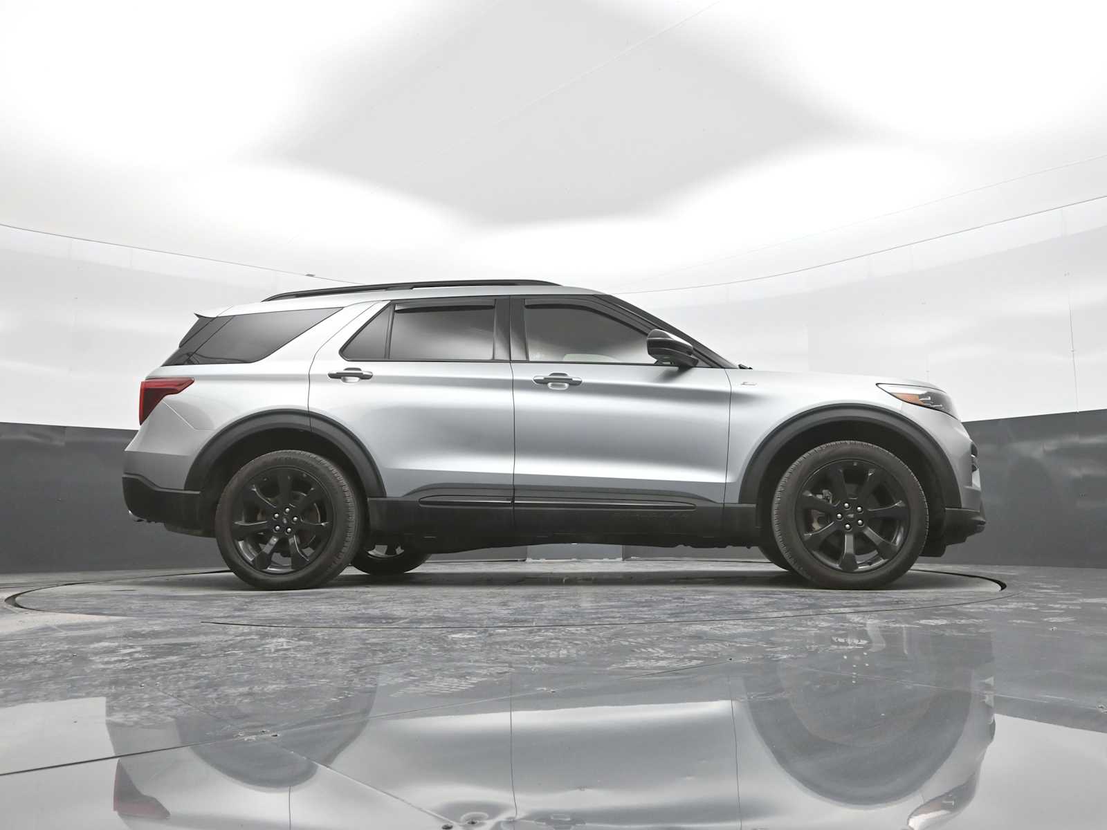Used 2024 Ford Explorer - photo 44