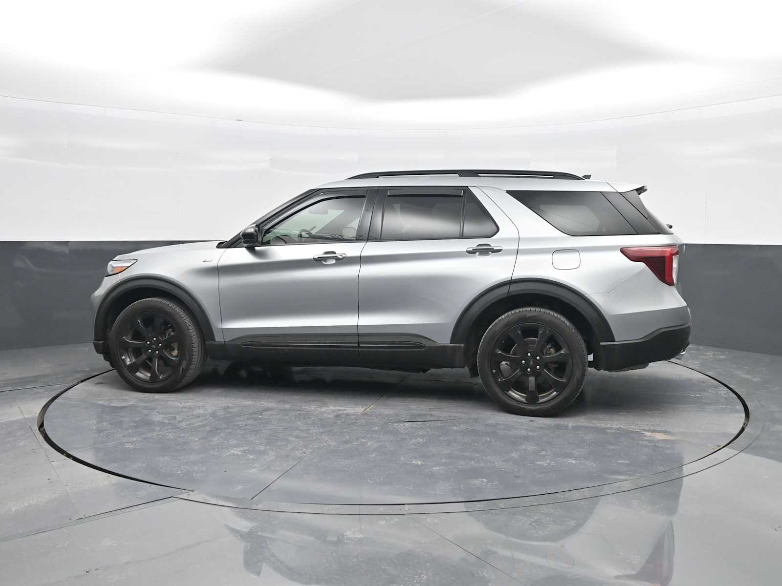 Used 2024 Ford Explorer - photo 9