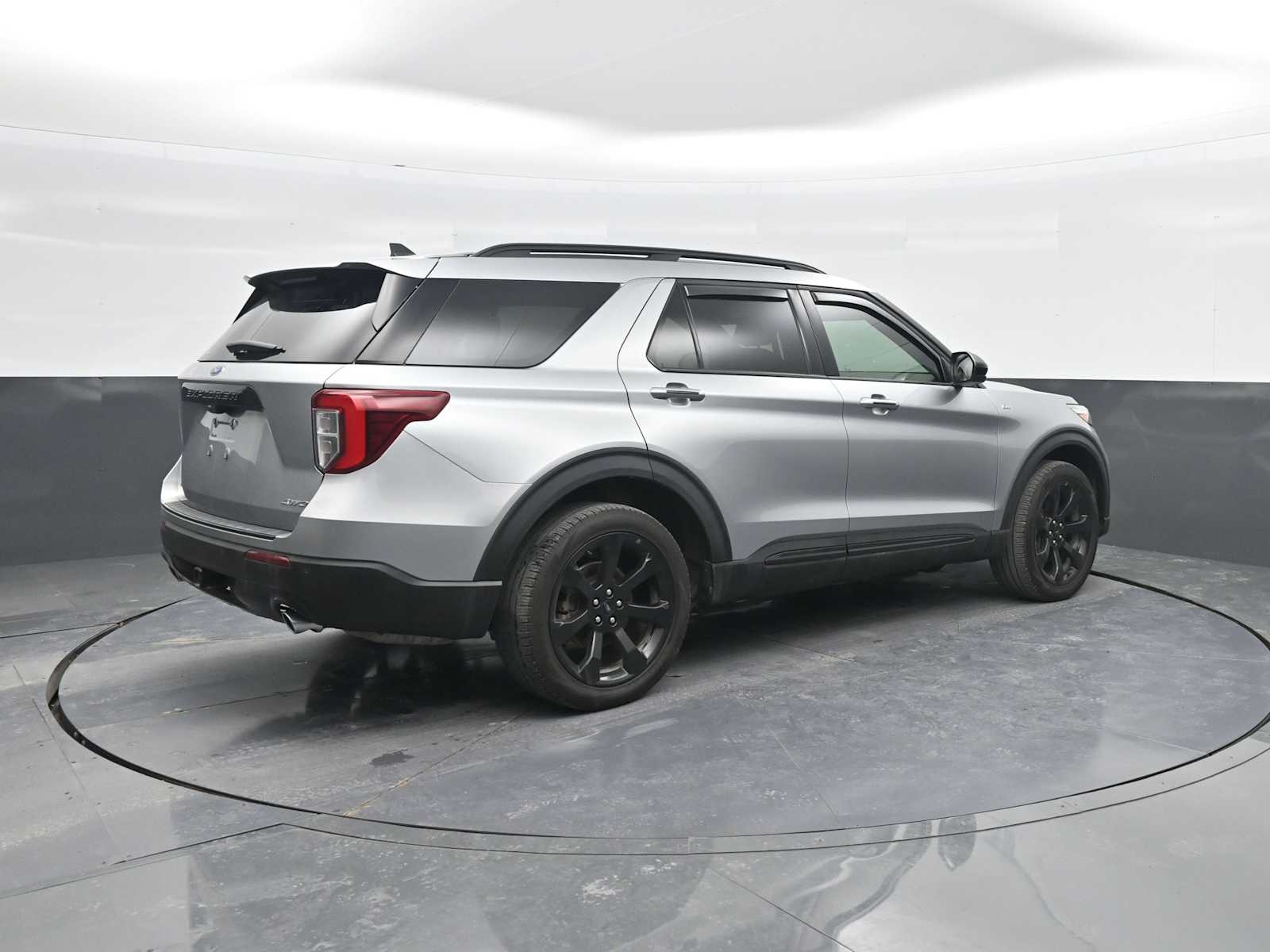 Used 2024 Ford Explorer - photo 10