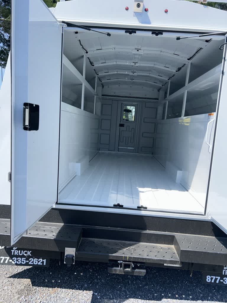 New 2024 Ford E-450 - photo 15