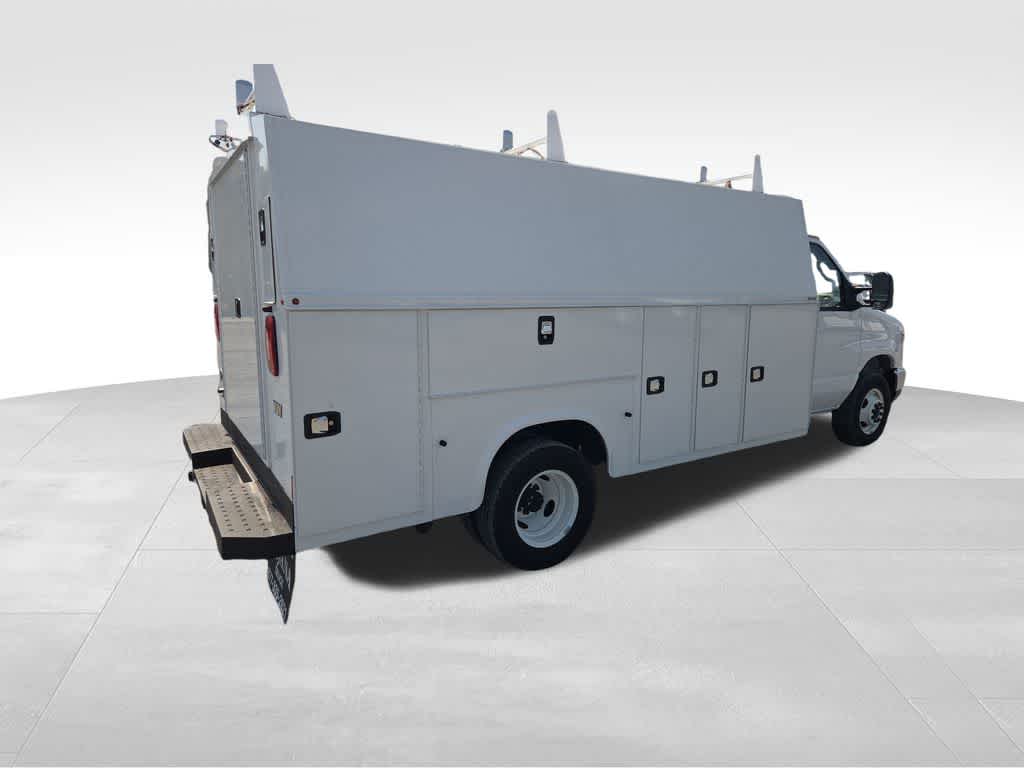 New 2024 Ford E-450 - photo 17