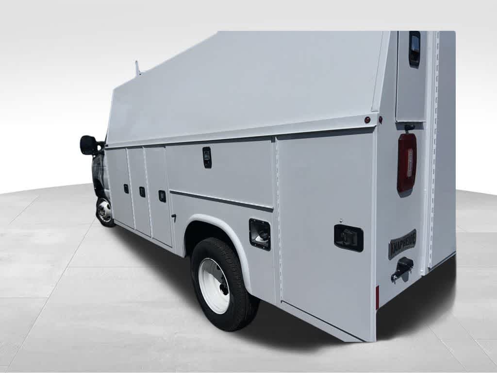 New 2024 Ford E-450 - photo 22