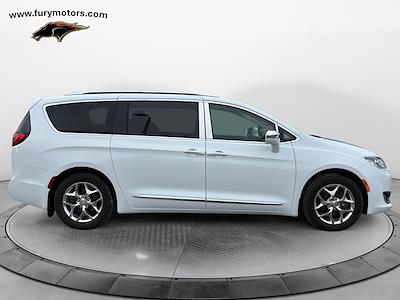 Used 2017 Chrysler Pacifica Limited Minivan for sale #AQ4062P - photo 2
