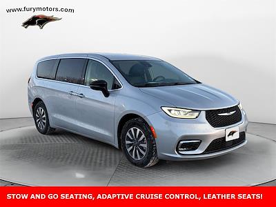 Used 2024 Chrysler Pacifica Select Minivan for sale #AQ4103 - photo 1