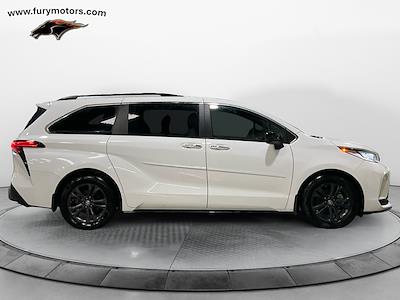 Used 2024 Toyota Sienna - photo 1