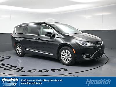 2017 Chrysler Pacifica FWD Minivan for sale #TB3224A - photo 1