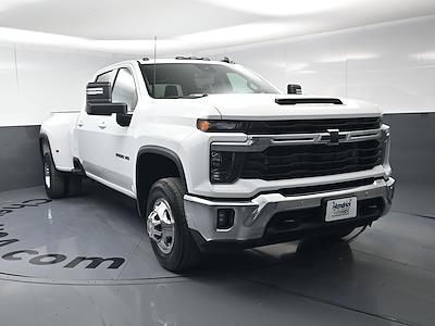 Used 2025 Chevrolet Silverado 3500 - photo 1
