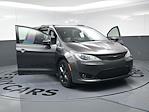 2018 Chrysler Pacifica FWD Minivan for sale #TB3571A - photo 21