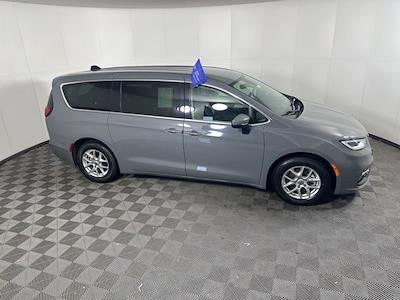 Used 2023 Chrysler Pacifica - photo 1