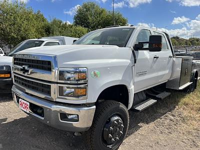 2024 Chevrolet Silverado 5500 Crew Cab DRW 4WD, Flatbed Truck for sale #CR8117 - photo 1