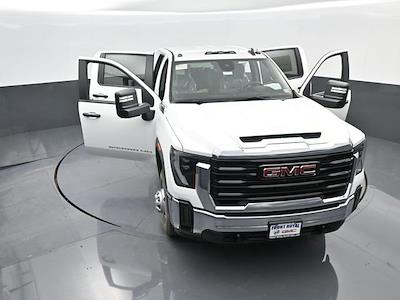 New 2025 GMC Sierra 3500 Pro Crew Cab 4WD 60 CA Cab Chassis for sale #V25083 - photo 1