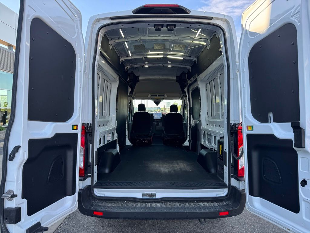 Used 2022 Ford E-Transit 350 - photo 26