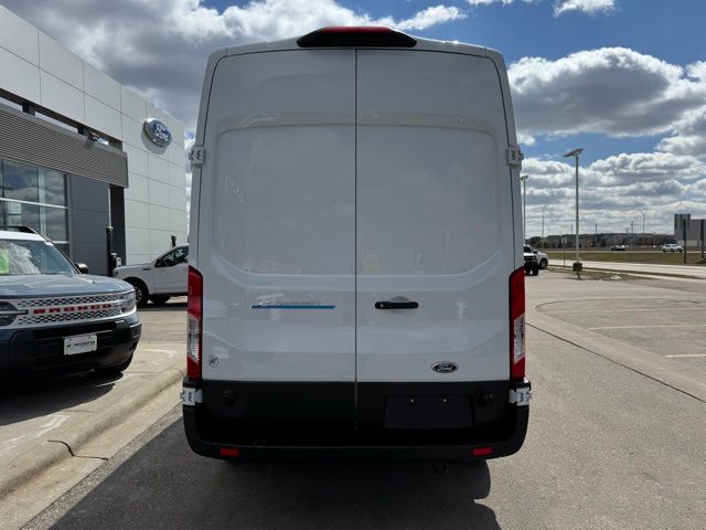 Used 2022 Ford E-Transit 350 - photo 5