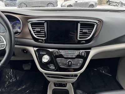 Used 2018 Chrysler Pacifica - photo 1