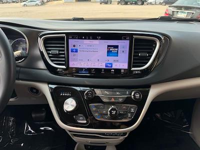 2023 Chrysler Pacifica FWD Minivan for sale #HA261008 - photo 2
