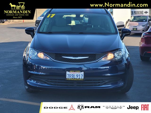Used 2017 Chrysler Pacifica - photo 2