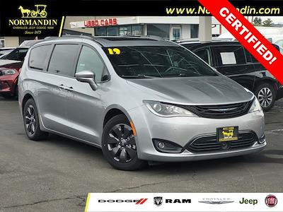 Used 2019 Chrysler Pacifica - photo 1