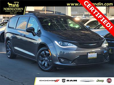 Used 2020 Chrysler Pacifica Limited Minivan for sale #U203650 - photo 1