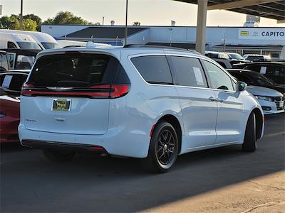 Used 2022 Chrysler Pacifica Touring L Minivan for sale #U220007R - photo 2