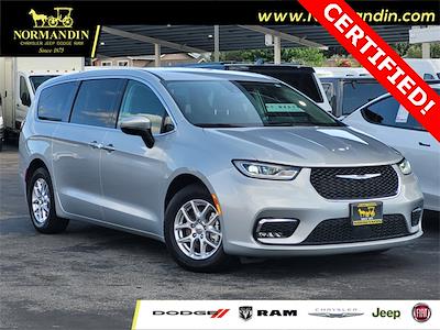 Used 2023 Chrysler Pacifica Touring L Minivan for sale #U233100R - photo 1
