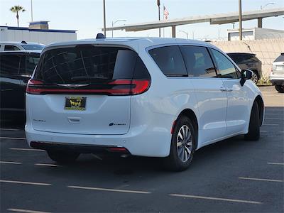 Used 2023 Chrysler Pacifica Touring L Minivan for sale #U233115R - photo 2
