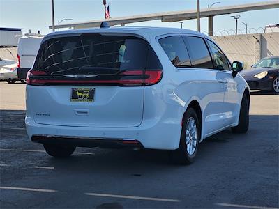 Used 2023 Chrysler Pacifica Touring L Minivan for sale #U233119R - photo 2