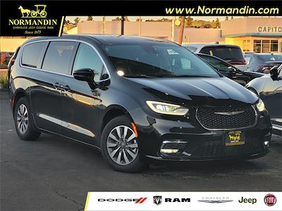 Used 2024 Chrysler Pacifica Select Minivan for sale #U243567R - photo 1