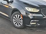 Used 2024 Chrysler Pacifica Select Minivan for sale #U243567R - photo 4
