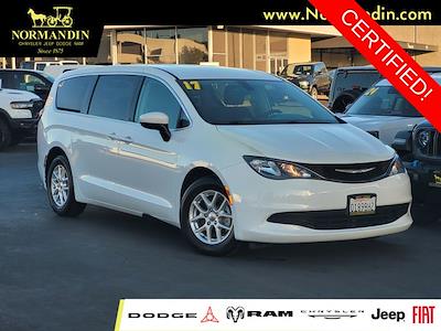 2017 Chrysler Pacifica FWD Minivan for sale #U244289A - photo 1