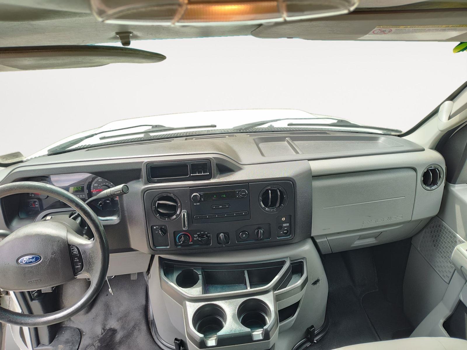 Used 2014 Ford E-250 - photo 5
