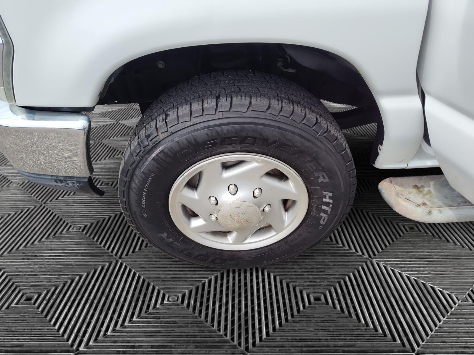 Used 2014 Ford E-250 - photo 9