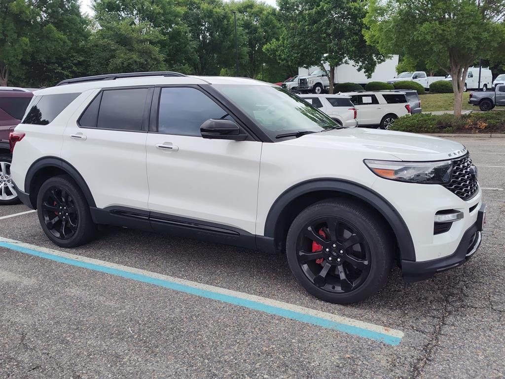 Used 2022 Ford Explorer - photo 2