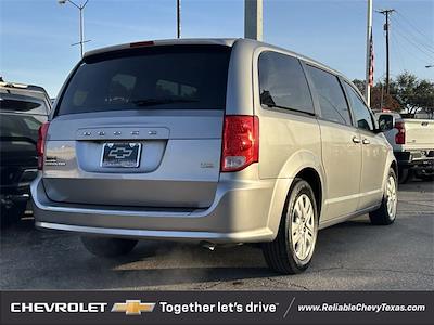 Used 2018 Dodge Grand Caravan SE Minivan for sale #25C1174 - photo 2