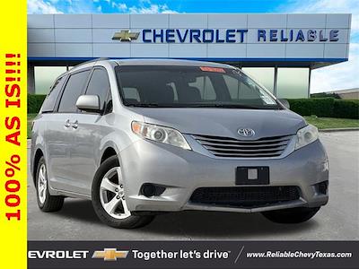 2017 Toyota Sienna FWD Minivan for sale #25C252 - photo 1