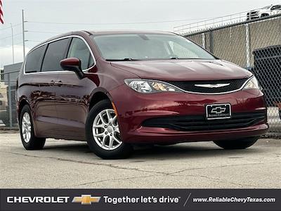 2019 Chrysler Pacifica FWD Minivan for sale #25C522 - photo 2