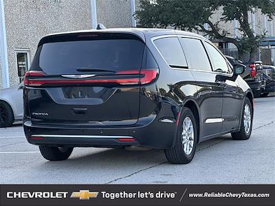 2023 Chrysler Pacifica FWD Minivan for sale #25C685 - photo 2