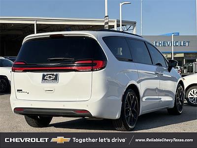 2024 Chrysler Pacifica FWD Minivan for sale #25C783 - photo 2