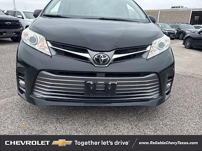 2019 Toyota Sienna FWD Minivan for sale #25C878 - photo 2