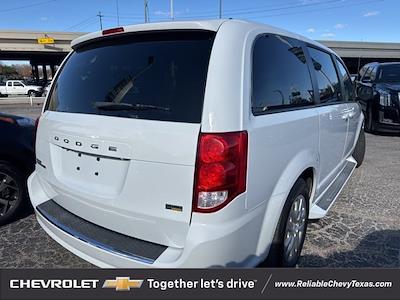 Used 2018 Dodge Grand Caravan SE Minivan for sale #26C026 - photo 2