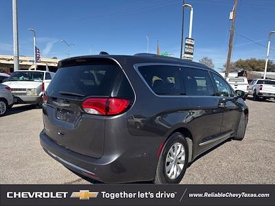 2019 Chrysler Pacifica FWD Minivan for sale #26C080 - photo 2