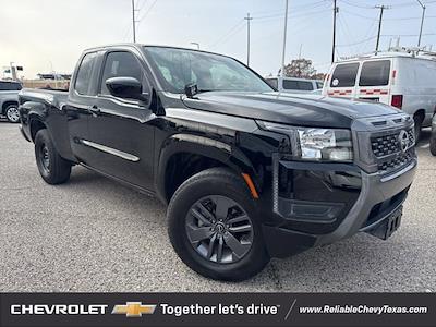 Used 2025 Nissan Frontier - photo 1