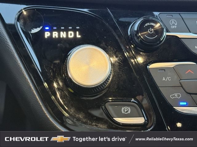 Used 2025 Chrysler Pacifica - photo 12