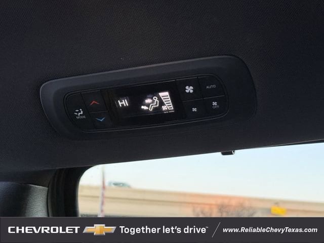 Used 2025 Chrysler Pacifica - photo 26